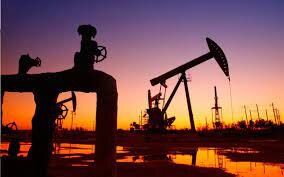 افت قیمت نفت جهانی به دلیل شرایط بحرانی کرونا