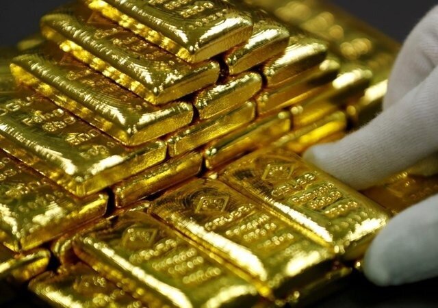 سقوط طلا به مرز ۱۸۰۰ دلار