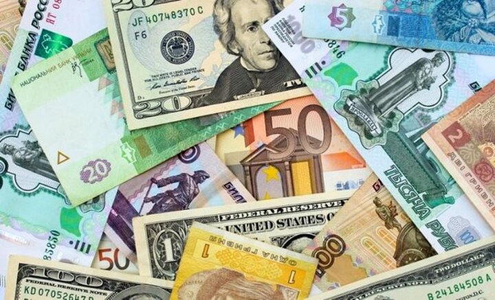 دلار ثابت ماند، یورو افزایش یافت
