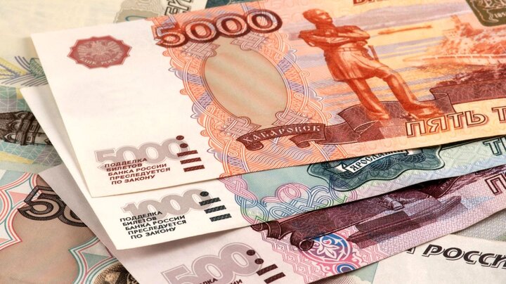 سقوط دلار در برابر روبل روسیه
