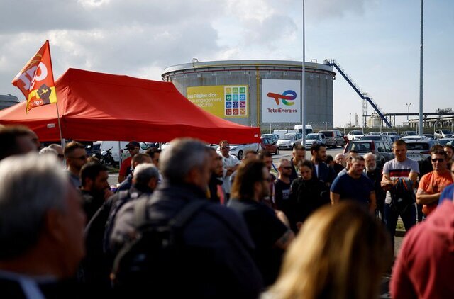 ضربه کاری اعتراضات فرانسه به پالایشگاه‌های نفت
